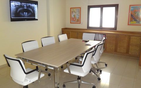 Maricarmen Romero Clínica Dental sala de reuniones