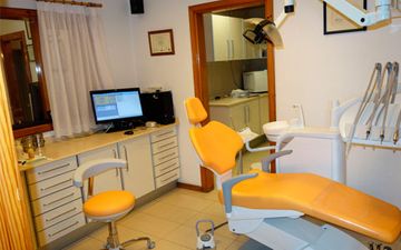 Maricarmen Romero Clínica Dental sala de tratamientos odontológicos 5